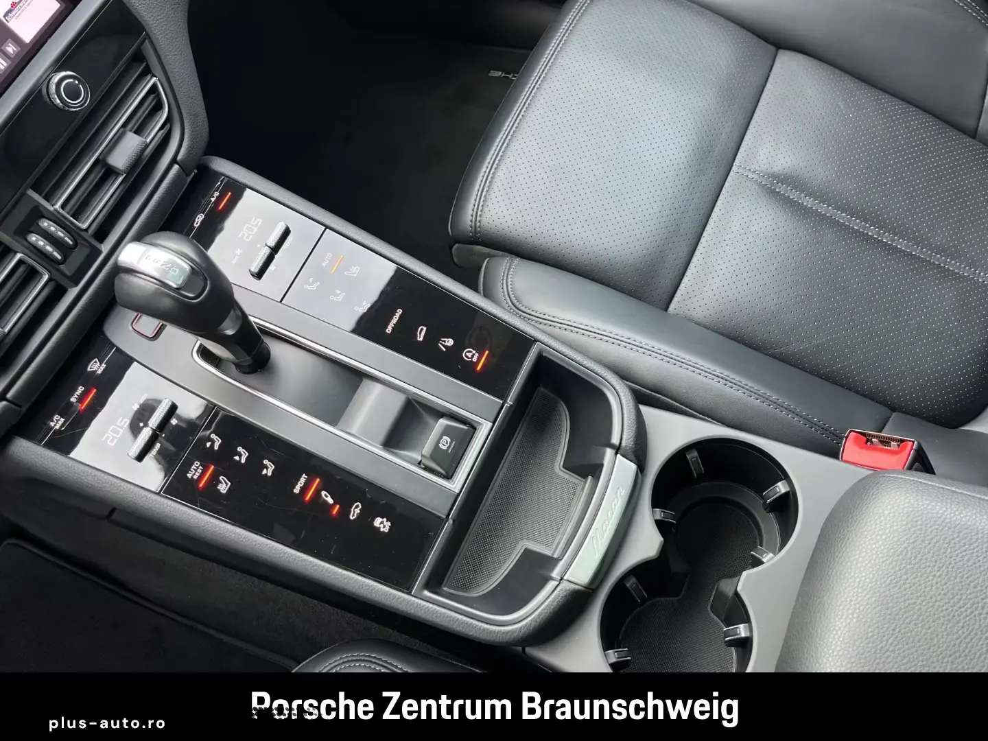 Porsche Macan air suspension  20-inch rearview camera  LED