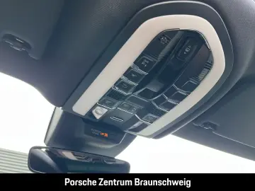 Porsche Macan air suspension  20-inch rearview camera  LED