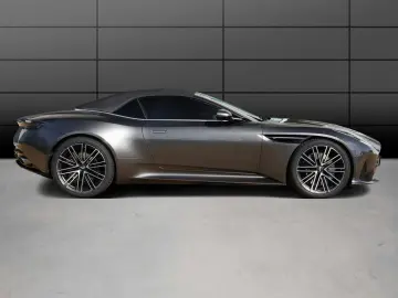 ASTON MARTIN DB12 Volante