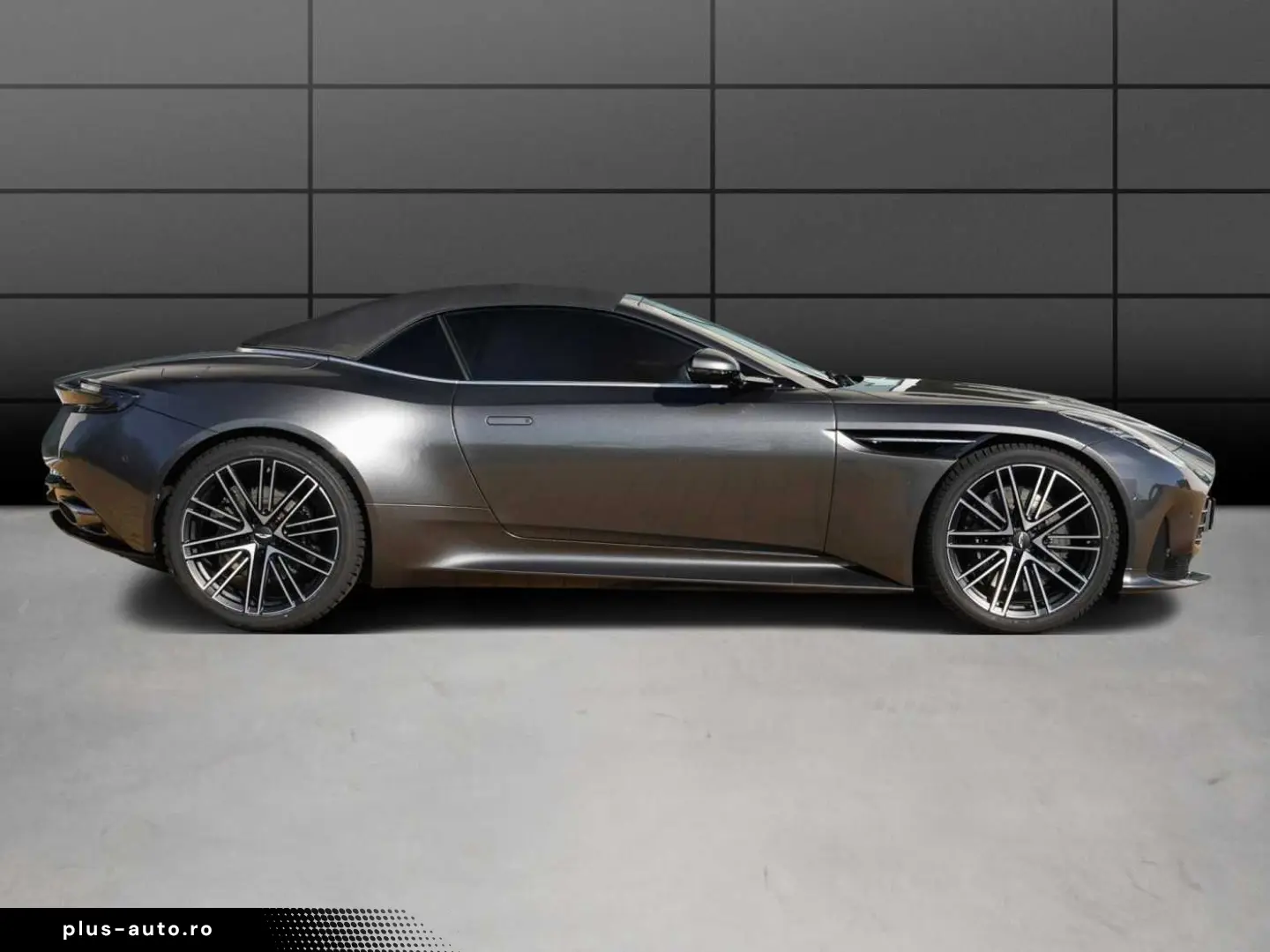 ASTON MARTIN DB12 Volante