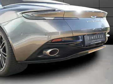 ASTON MARTIN DB12 Volante