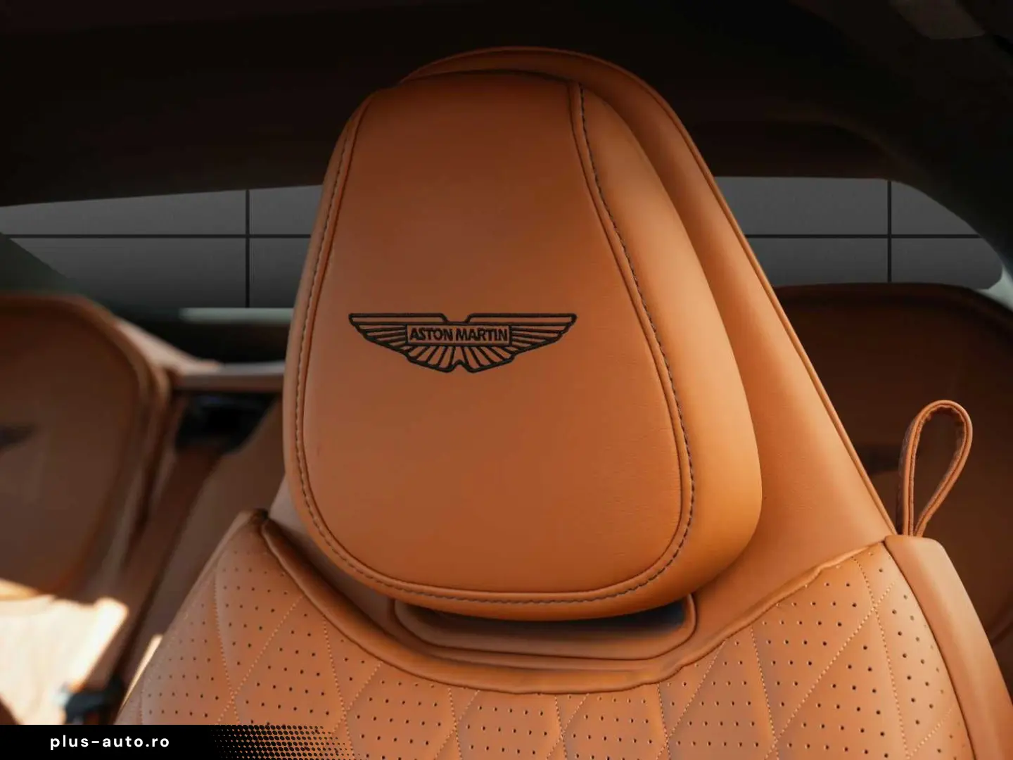 ASTON MARTIN DB12 Volante