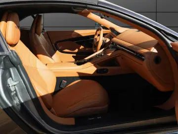 ASTON MARTIN DB12 Volante