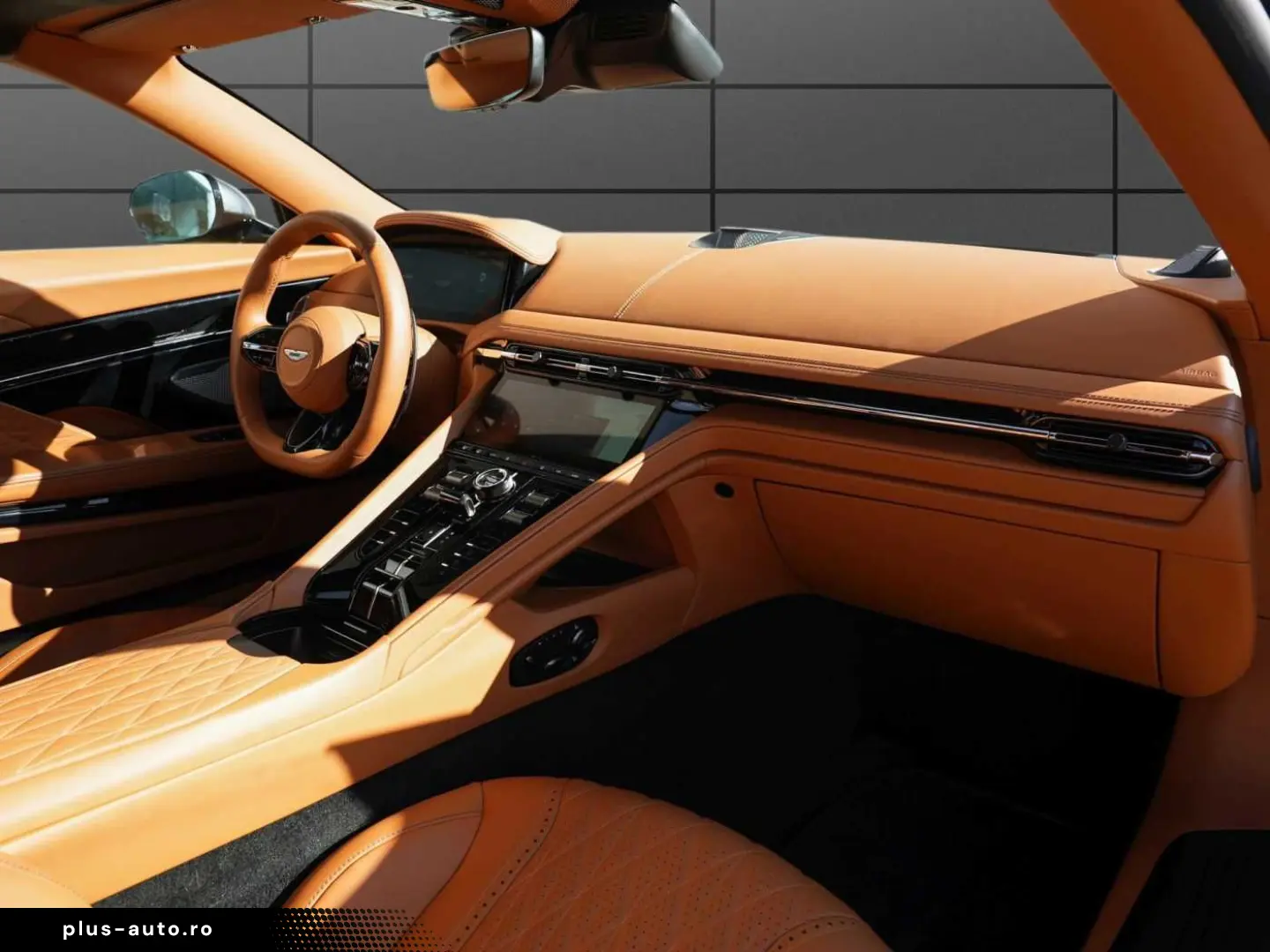 ASTON MARTIN DB12 Volante