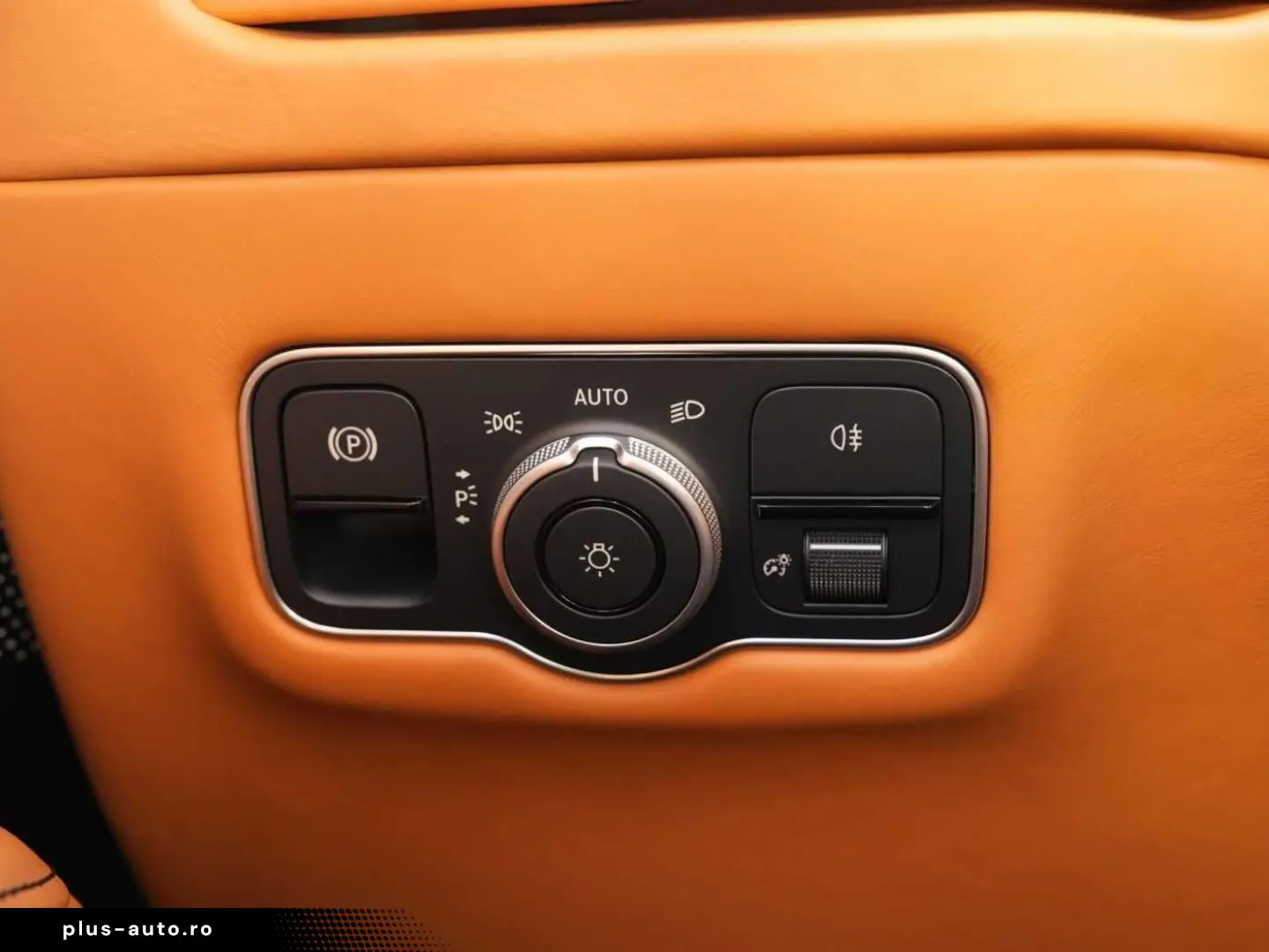 ASTON MARTIN DB12 Volante