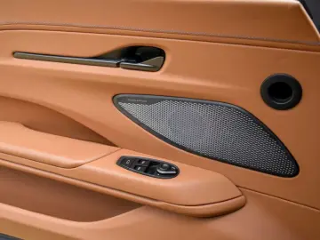 ASTON MARTIN NG V8 Vantage Coupé