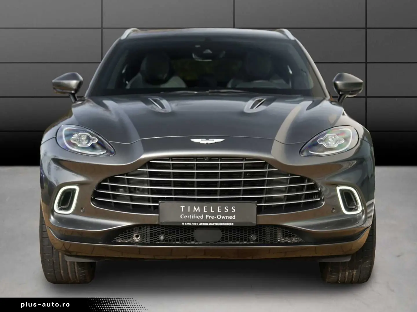 ASTON MARTIN DBX 550