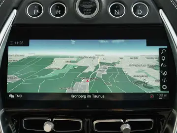 ASTON MARTIN DBX 550