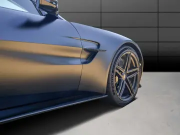 ASTON MARTIN V8 Vantage Coupe