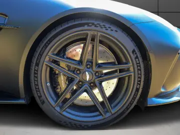 ASTON MARTIN V8 Vantage Coupe