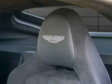 ASTON MARTIN V8 Vantage Coupe