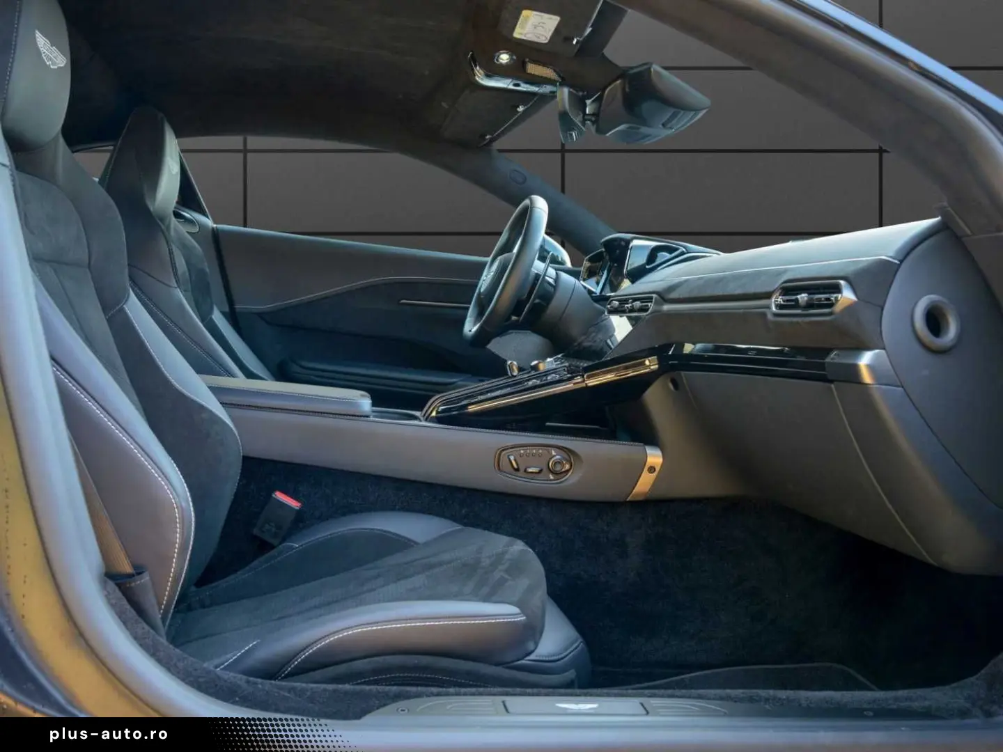 ASTON MARTIN V8 Vantage Coupe