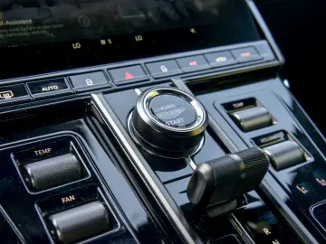 ASTON MARTIN V8 Vantage Coupe