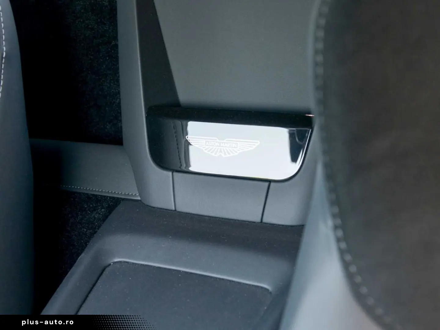 ASTON MARTIN V8 Vantage Coupe