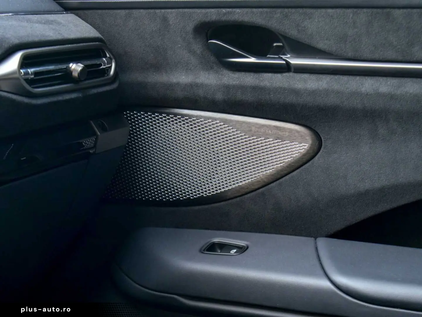 ASTON MARTIN V8 Vantage Coupe