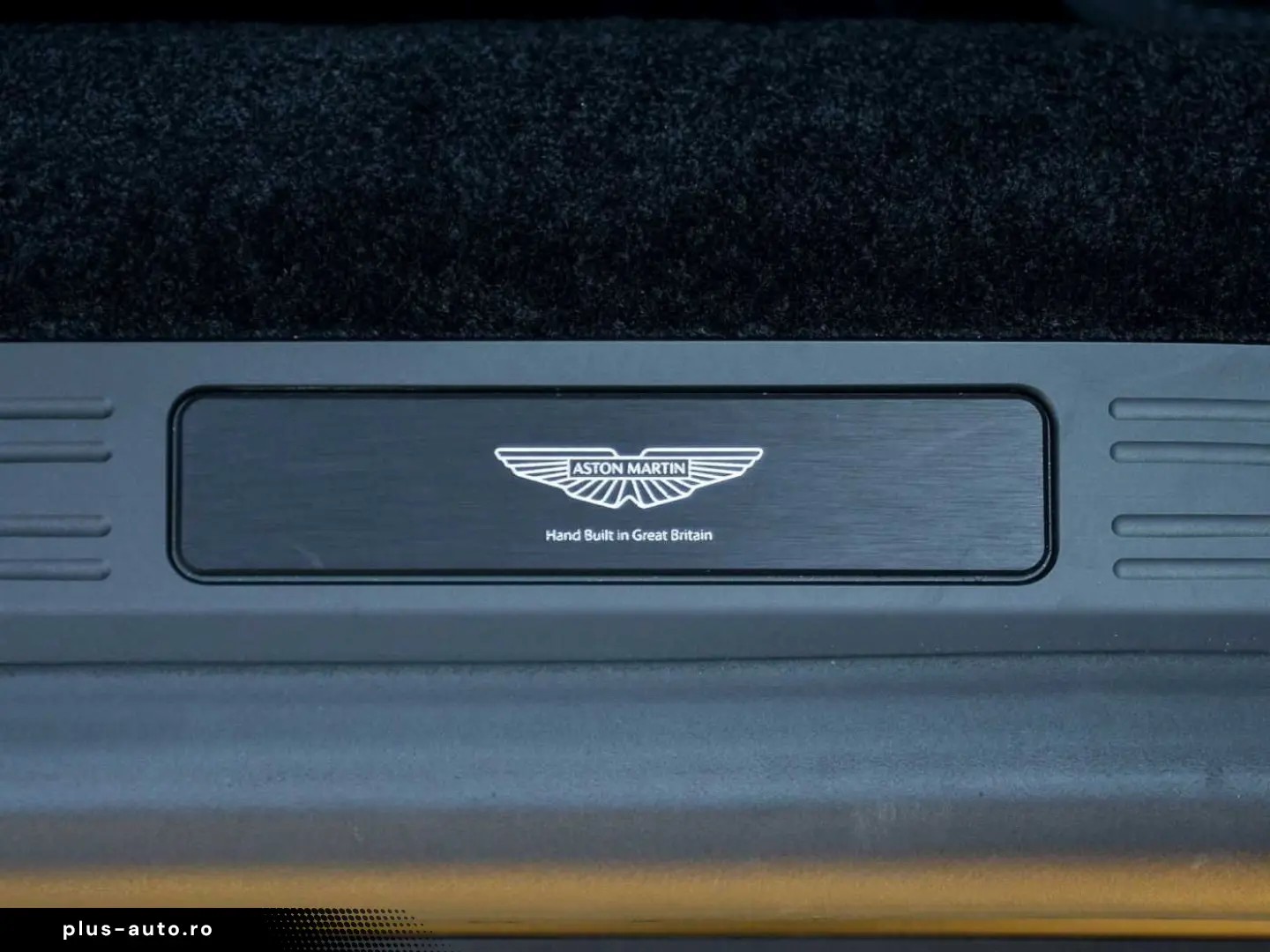 ASTON MARTIN V8 Vantage Coupe