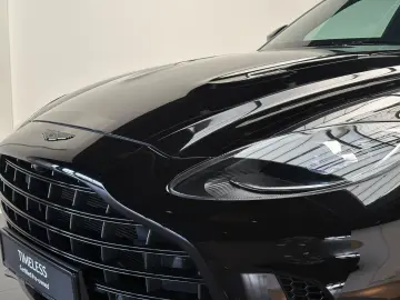 ASTON MARTIN DBX 707 - Onyx Black - Standheizung