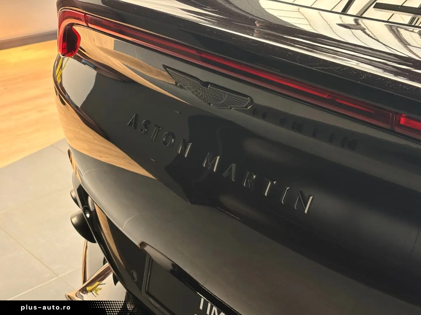 ASTON MARTIN DBX 707 - Onyx Black - Standheizung