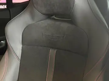 ASTON MARTIN DBX 707 - Onyx Black - Standheizung