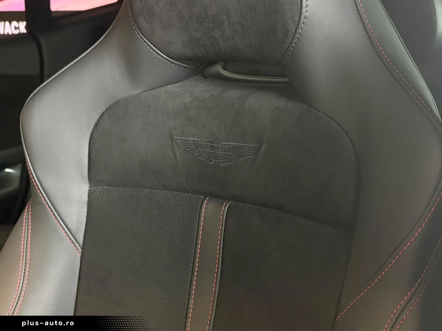 ASTON MARTIN DBX 707 - Onyx Black - Standheizung