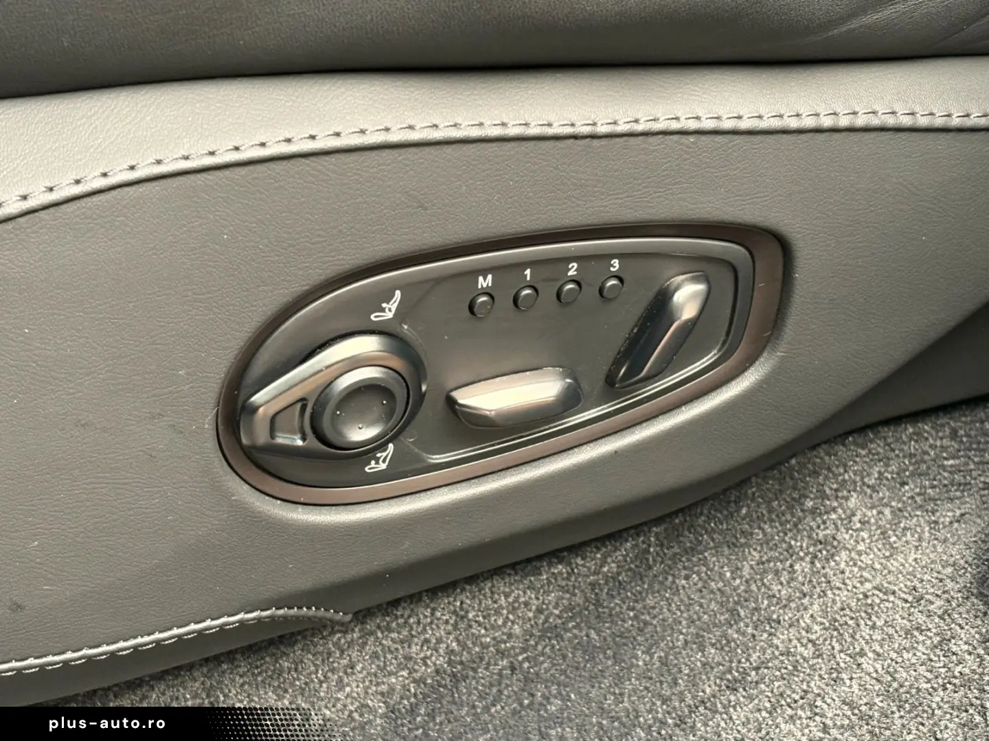 ASTON MARTIN DBX 707 - Onyx Black - Standheizung