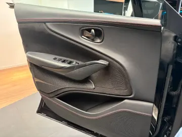 ASTON MARTIN DBX 707 - Onyx Black - Standheizung