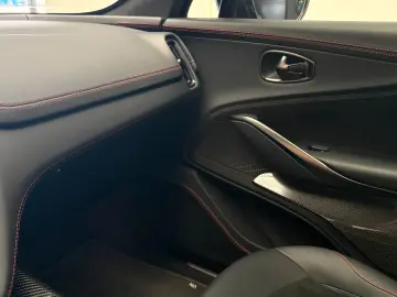 ASTON MARTIN DBX 707 - Onyx Black - Standheizung