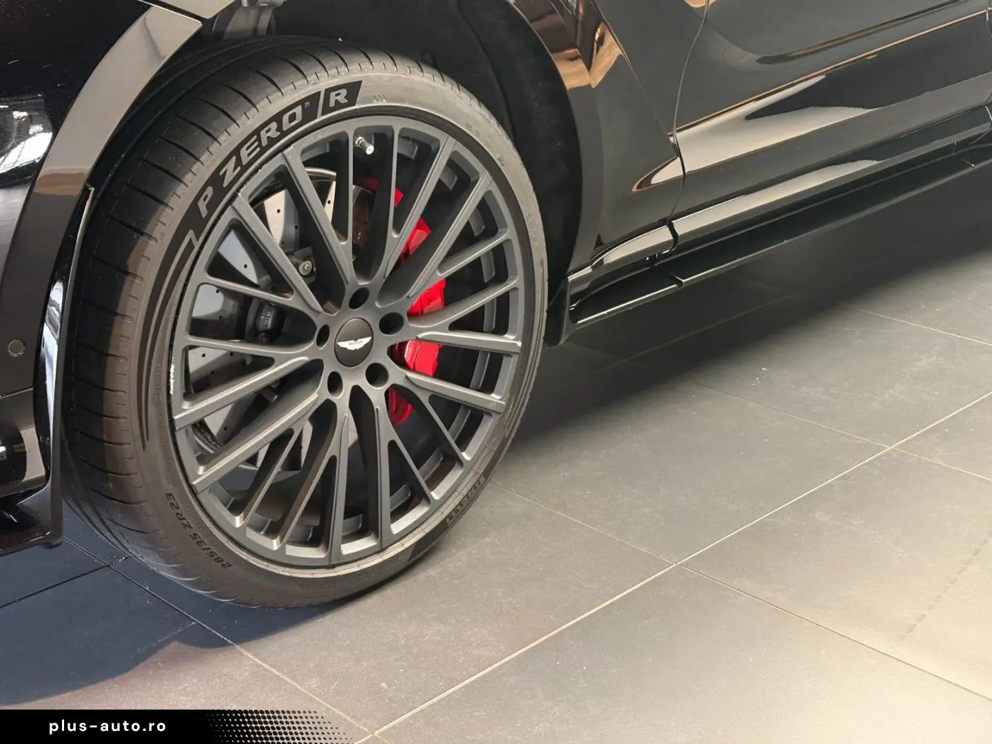 ASTON MARTIN DBX 707 - Onyx Black - Standheizung