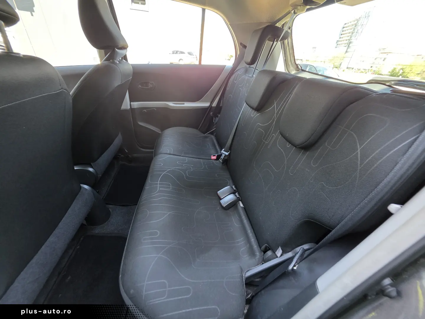 Economica  Rate fixe  Livrare  Garantie