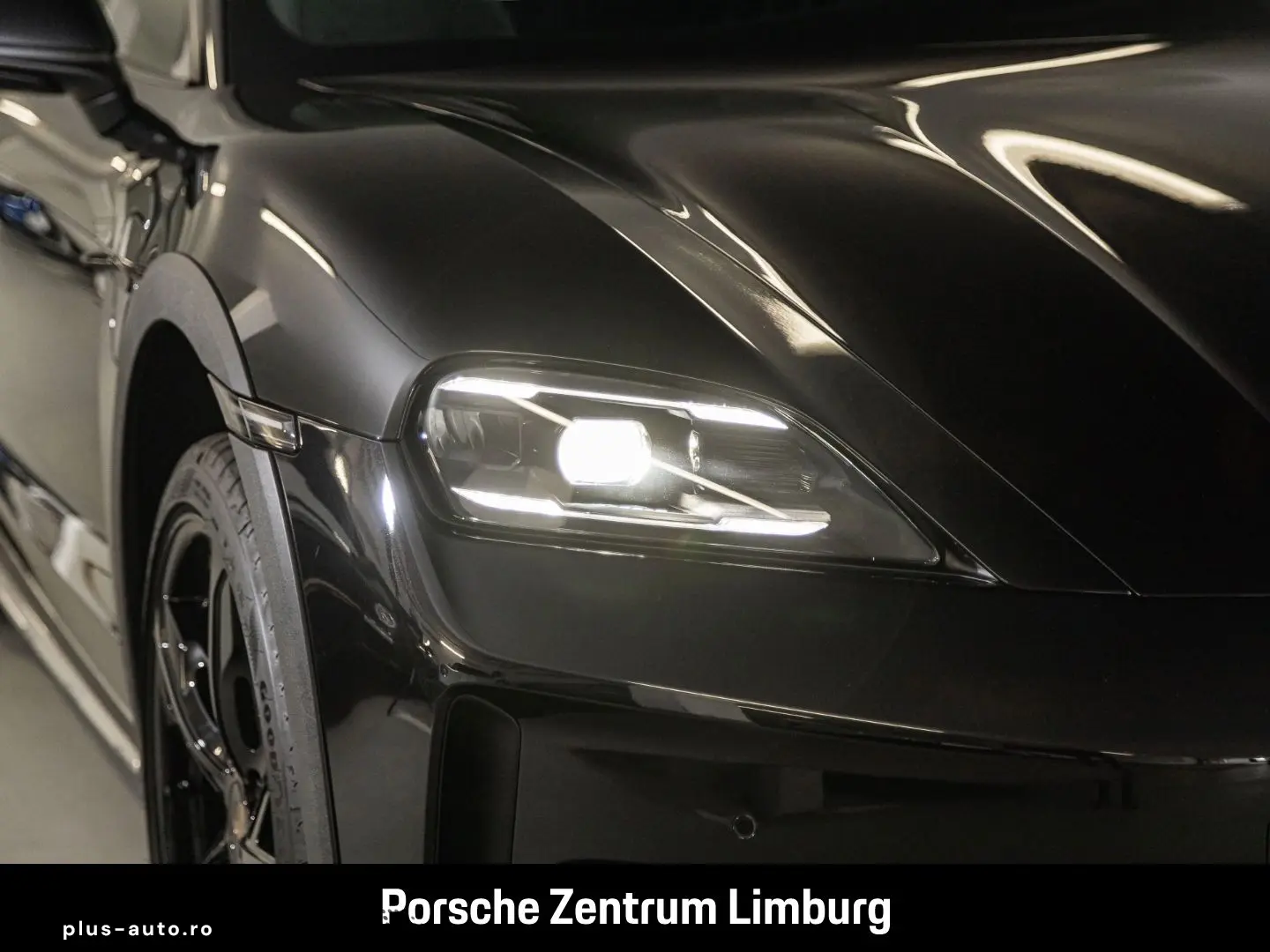 PORSCHE Taycan 4 Cross Turismo LED-Matrix Panoramadach