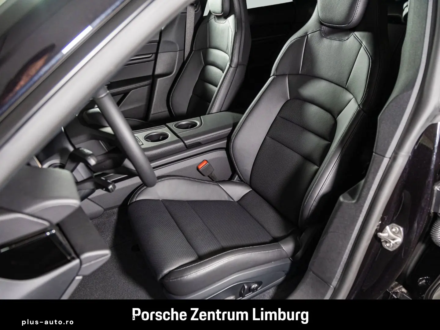 PORSCHE Taycan 4 Cross Turismo LED-Matrix Panoramadach