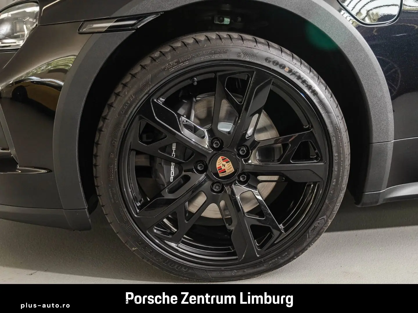 PORSCHE Taycan 4 Cross Turismo LED-Matrix Panoramadach