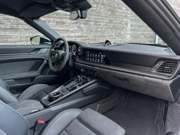 PORSCHE 992 TARGA 4 GTS-1.HAND-19%-LIFT-APPROVED-MÜNCHEN