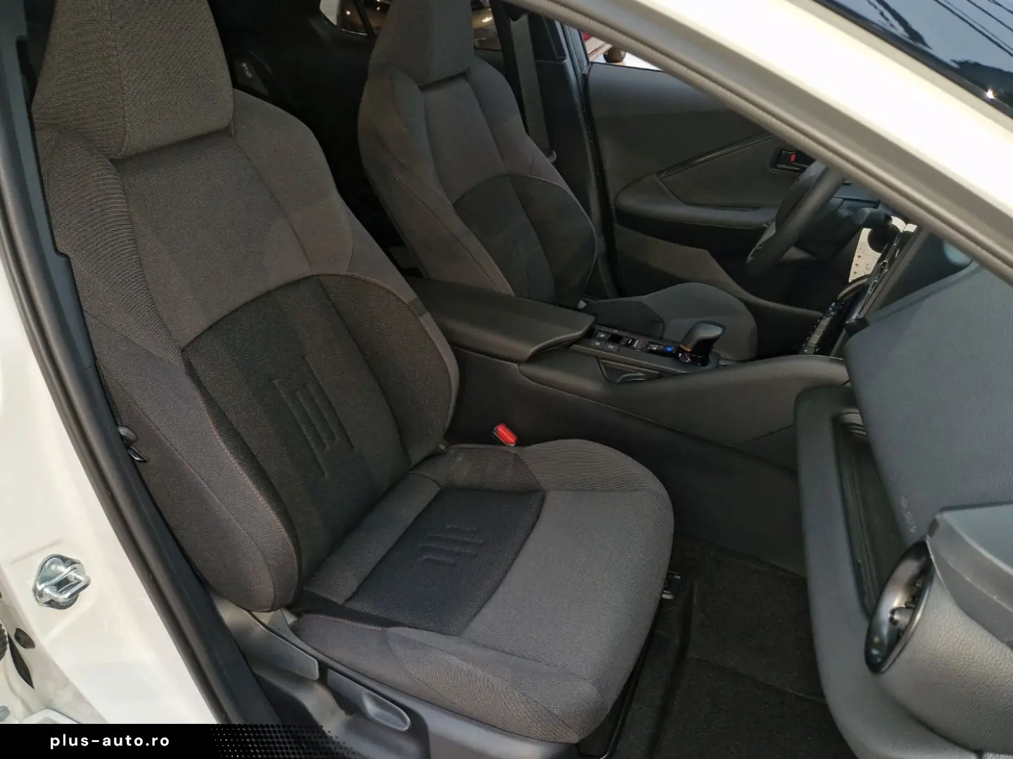 TOYOTA C-HR 2 0 Hybrid Plug-In Team ACC LED Navi