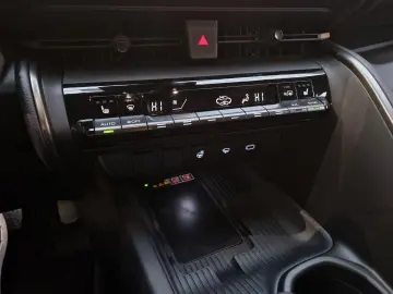 TOYOTA C-HR 2 0 Hybrid Plug-In Team ACC LED Navi