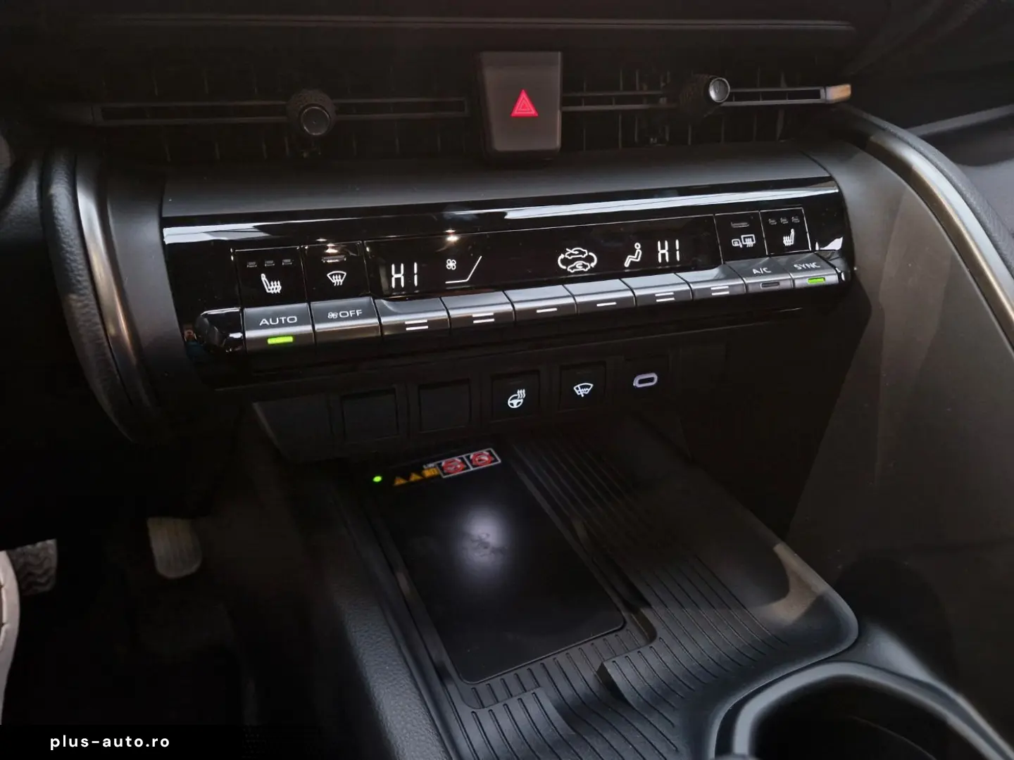 TOYOTA C-HR 2 0 Hybrid Plug-In Team ACC LED Navi