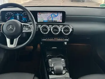 MERCEDES-BENZ A 200 d Limousine 8G-DCT Widescreen