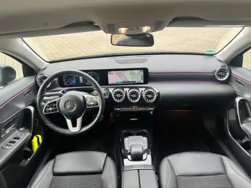MERCEDES-BENZ A 200 d Limousine 8G-DCT Widescreen