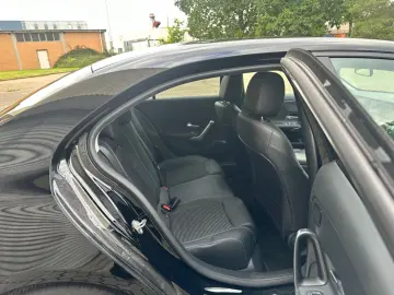 MERCEDES-BENZ A 200 d Limousine 8G-DCT Widescreen