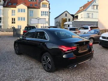 MERCEDES-BENZ Limousine A 250 e Navi Klima Leder 1.Hand