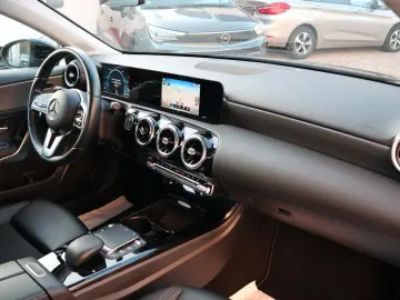 MERCEDES-BENZ Limousine A 250 e Navi Klima Leder 1.Hand