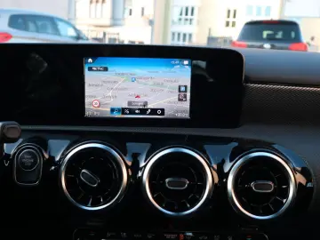 MERCEDES-BENZ Limousine A 250 e Navi Klima Leder 1.Hand