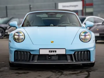 Porsche 992 911 Carrera 4 GTS Cabriolet Lift Burmester