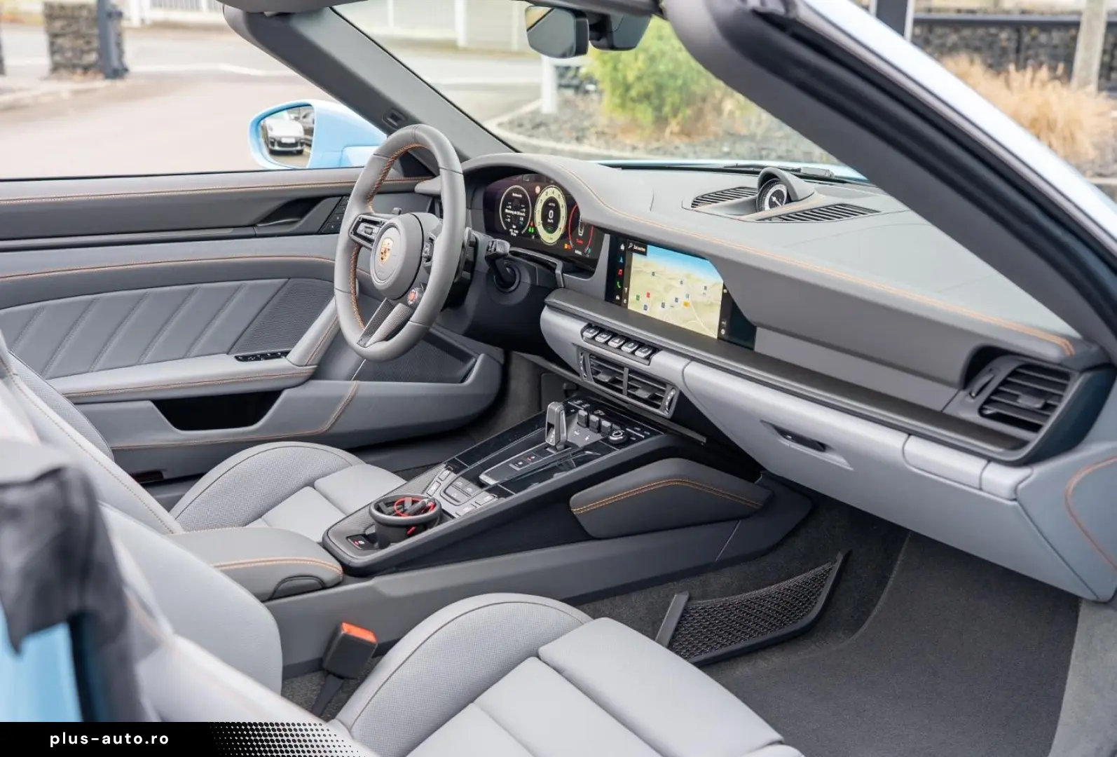 Porsche 992 911 Carrera 4 GTS Cabriolet Lift Burmester