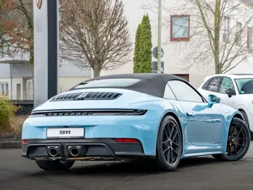 Porsche 992 911 Carrera 4 GTS Cabriolet Lift Burmester
