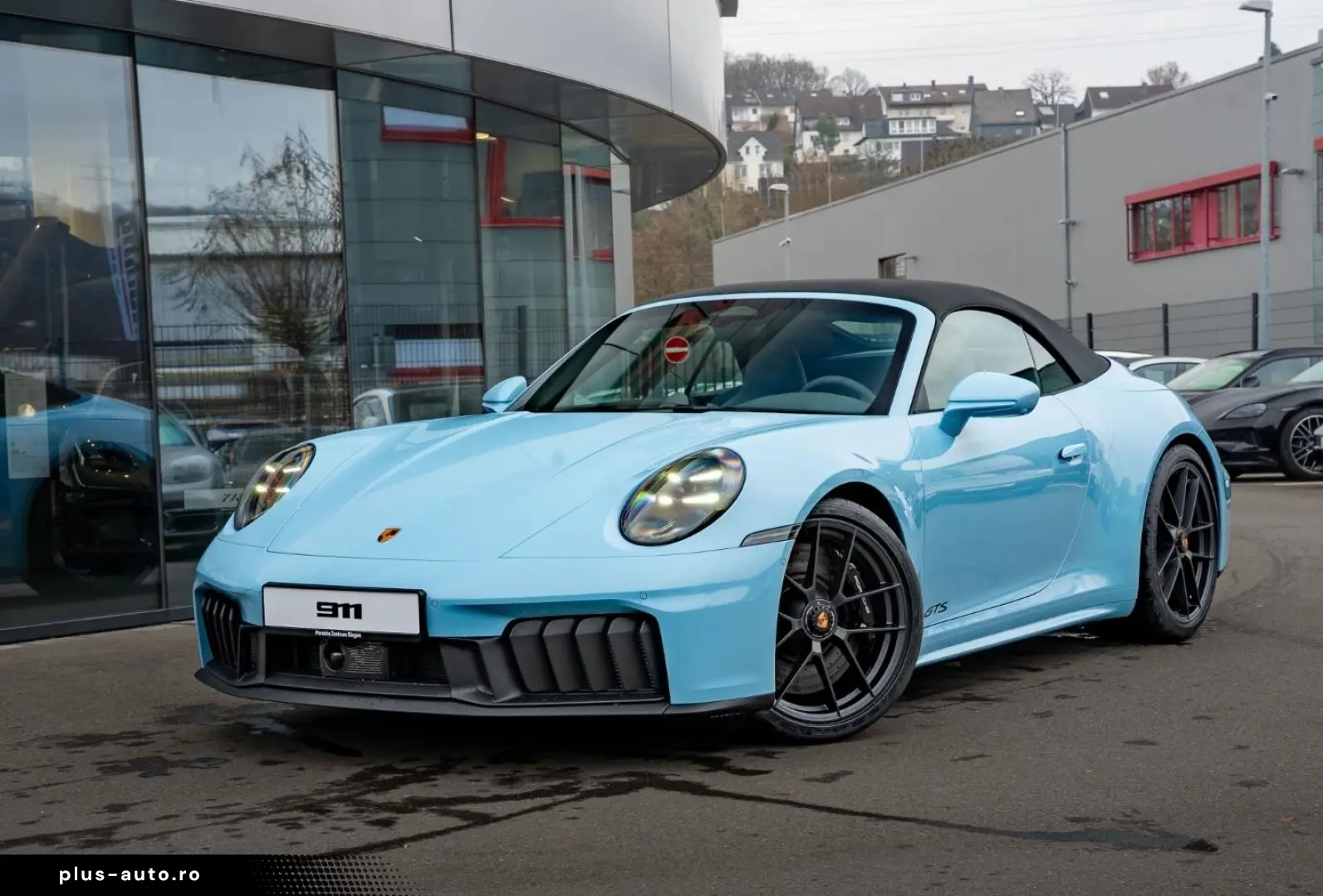 Porsche 992 911 Carrera 4 GTS Cabriolet Lift Burmester