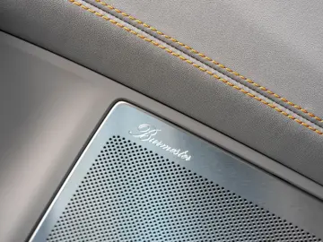 Porsche 992 911 Carrera 4 GTS Cabriolet Lift Burmester