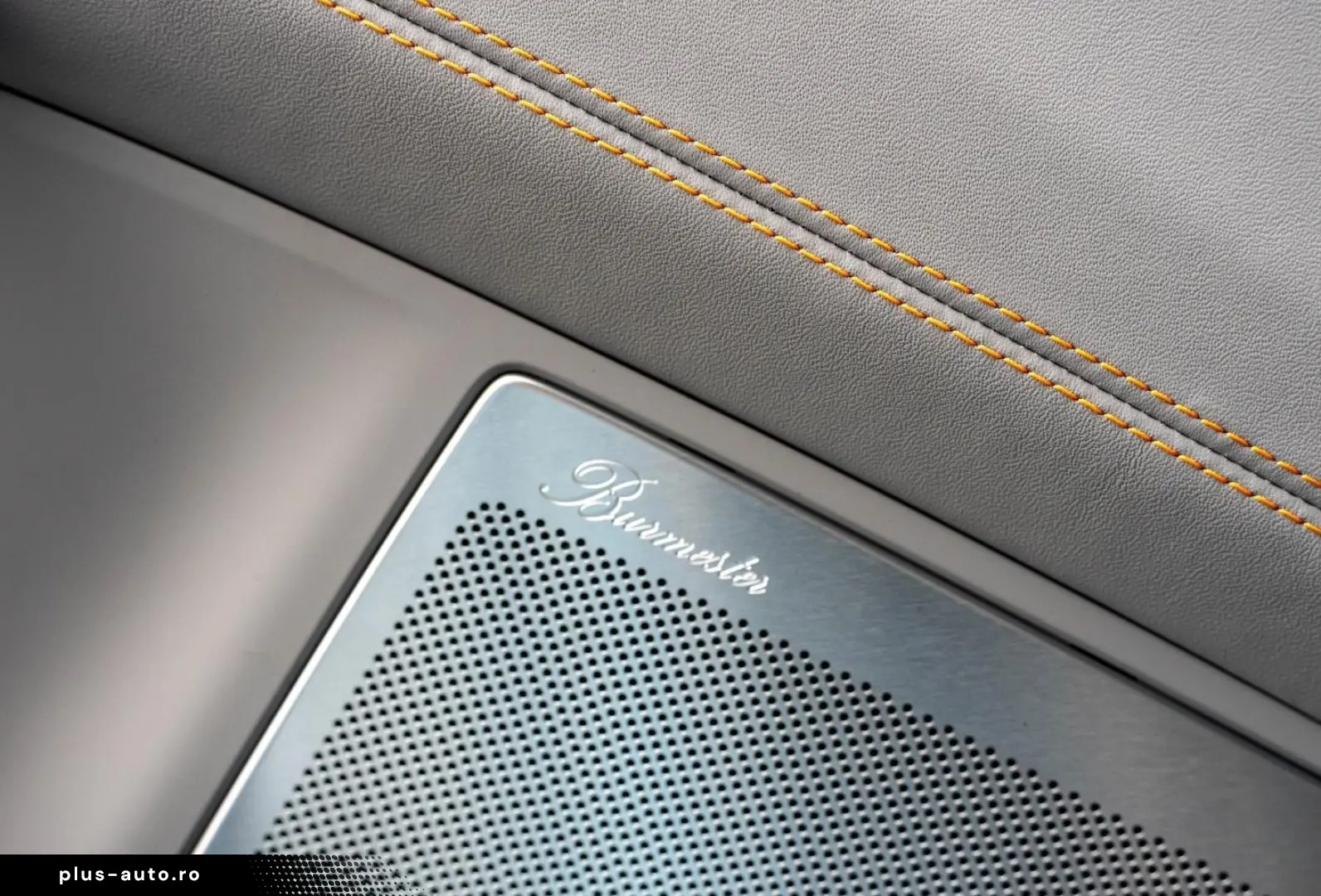 Porsche 992 911 Carrera 4 GTS Cabriolet Lift Burmester