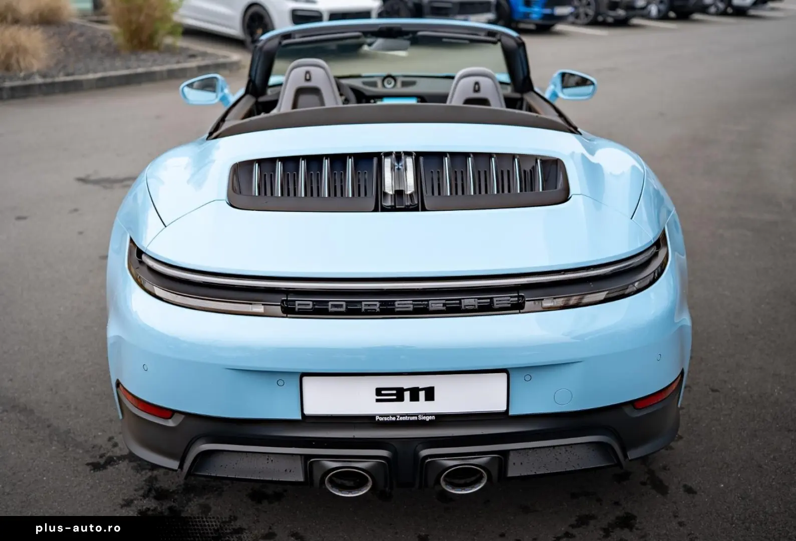 Porsche 992 911 Carrera 4 GTS Cabriolet Lift Burmester