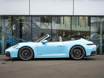 Porsche 992 911 Carrera 4 GTS Cabriolet Lift Burmester
